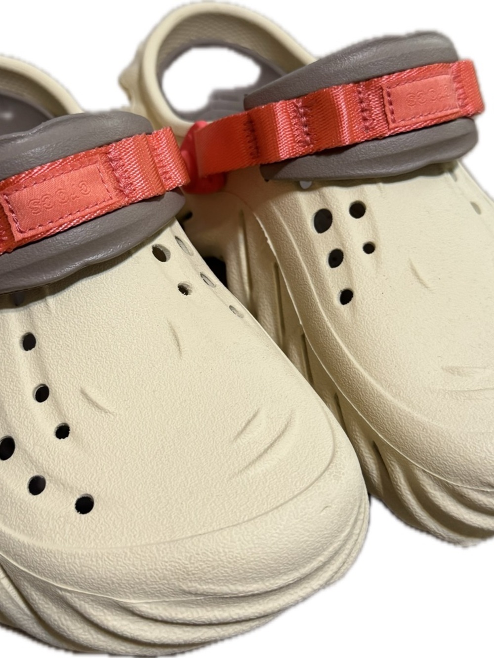 CROCS echo clogs “vanilla”